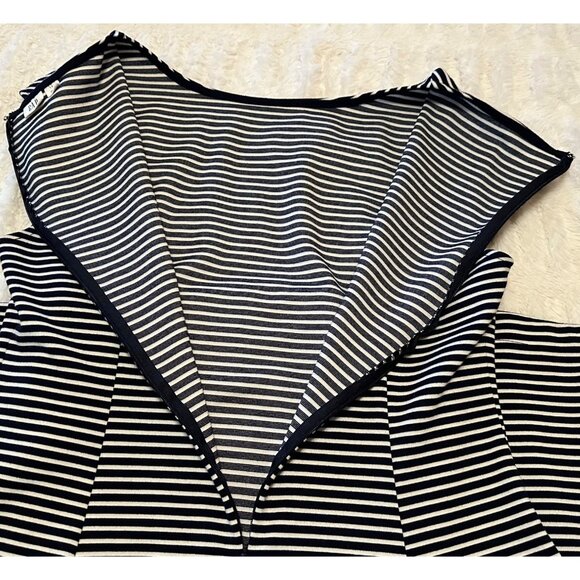 Women's GAP Brand Fit & Flare Dress Knee Length Black White Striped Size 12 - Picture 5 of 16